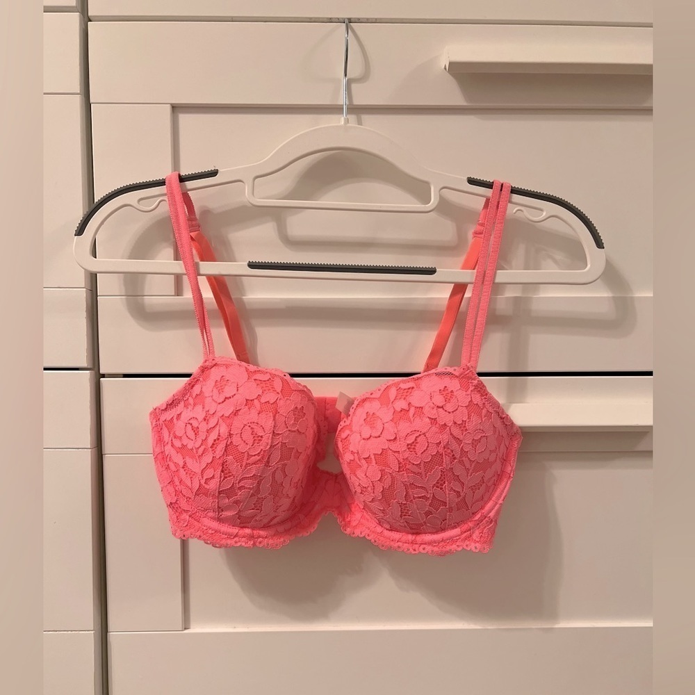 NWOT Victoria’s Secret Pink Lace Bra
